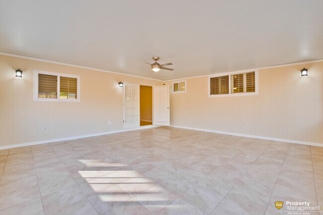 Building Photo - Stylish San Jose Home and Private Yard