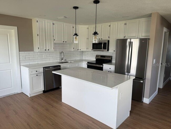 Building Photo - 4243 Tahiti Dr