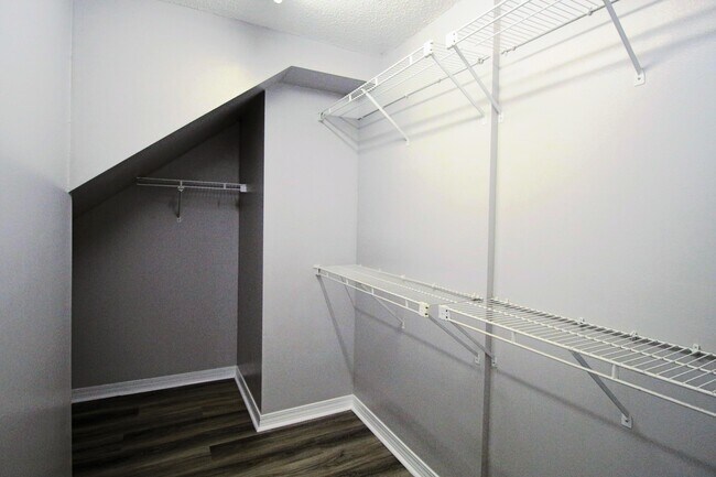 Building Photo - 414 Whirlaway Ct