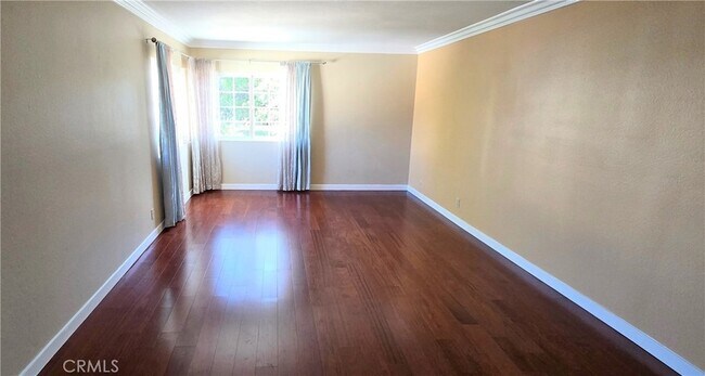 Building Photo - 1400 Post Rd