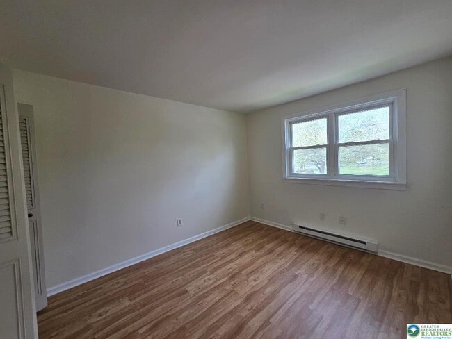 Building Photo - 1749 Schoenersville Rd