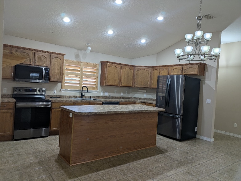 Building Photo - 2162 Las Vegas Trail