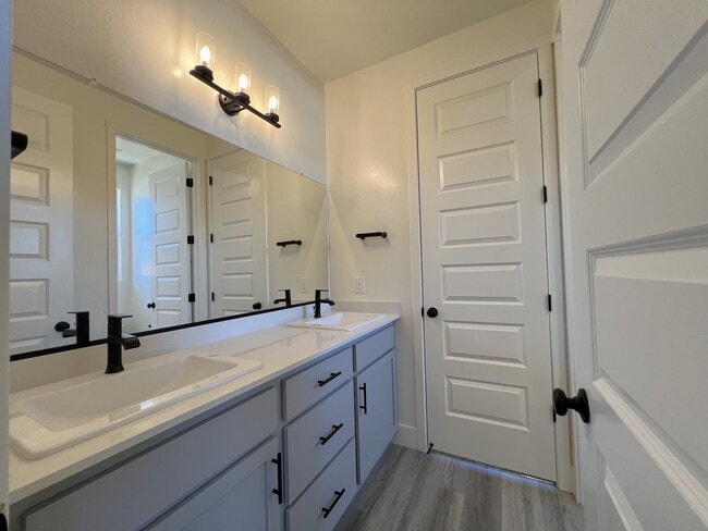 Building Photo - 8234 Violet Rose Ct