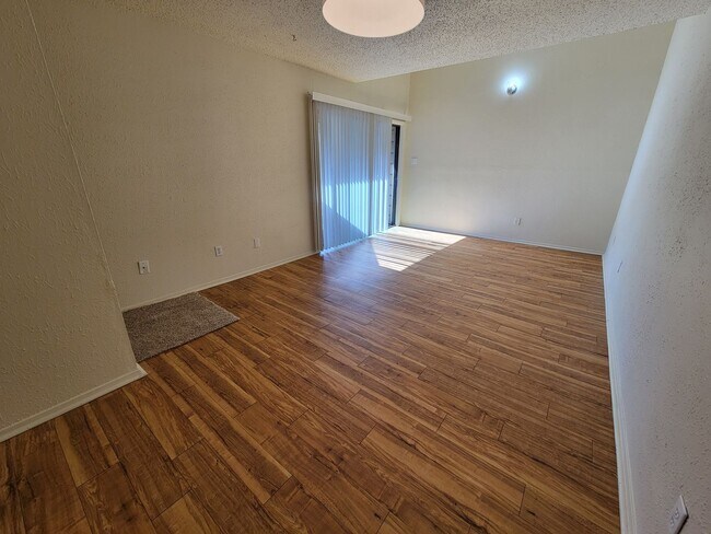Building Photo - 1-bed, 1-bath unit in Bryan, great locatio...