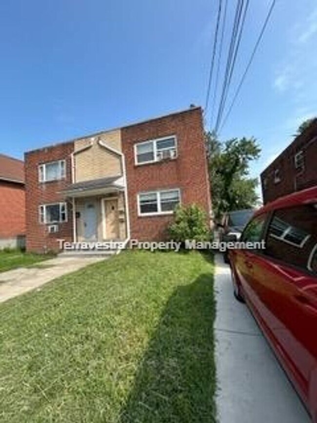 Building Photo - 6020 Highland Ave