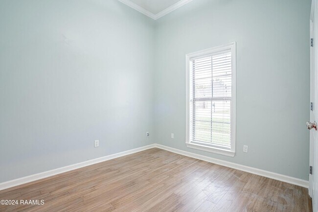 Building Photo - 101 Tara Oak Dr