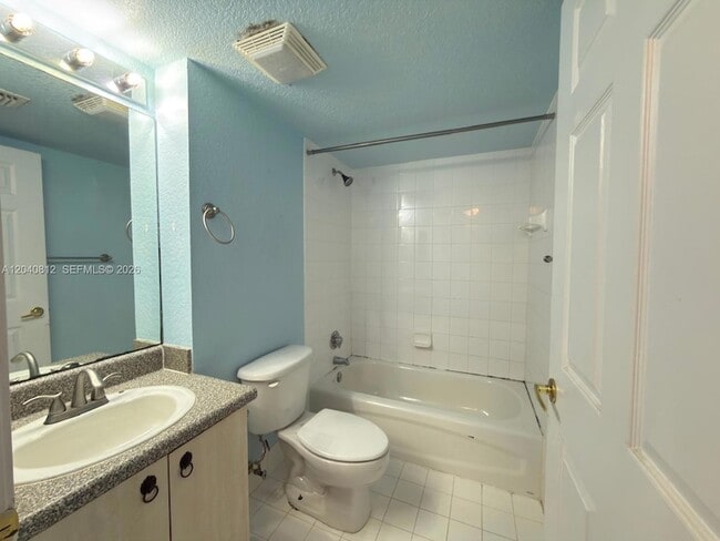 Building Photo - 1801 N Flagler Dr