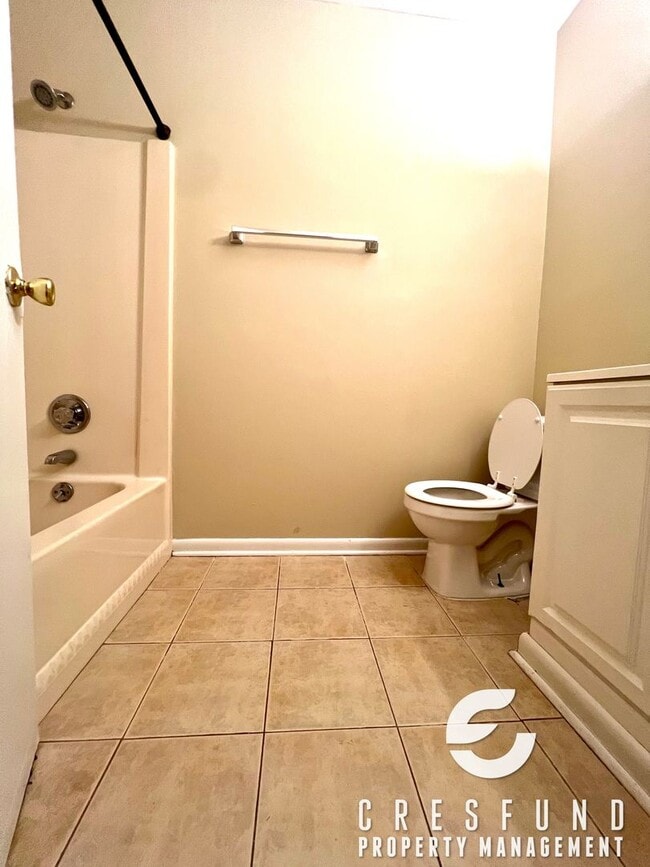 Building Photo - 3 Bedroom Ready For YOUR Move In TODAY!