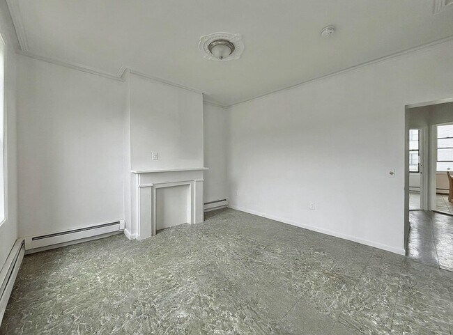 Building Photo - 94 Ferry St