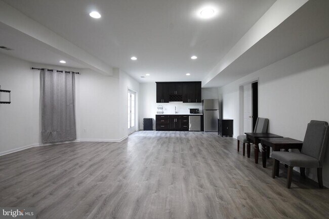 Building Photo - 5569 Jamisons Farm Dr
