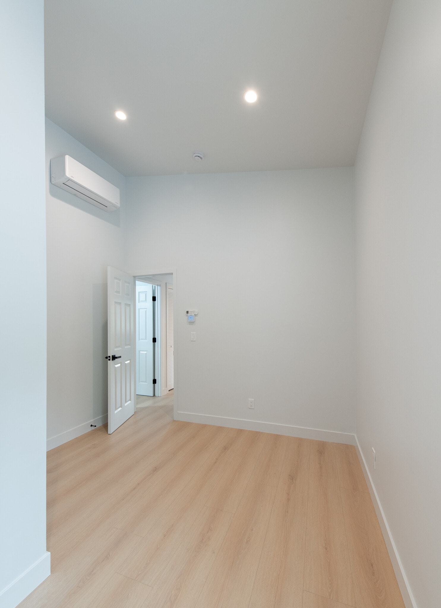 Building Photo - 2246 Morlan Dr