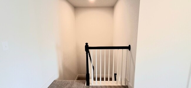 Building Photo - 3 Bedroom 2.5 Bathroom Available in Elizab...