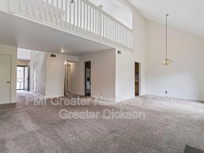 Building Photo - 717 Barlin Ct