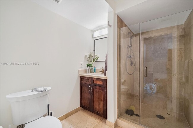 Building Photo - 10670 SW 77th Ave