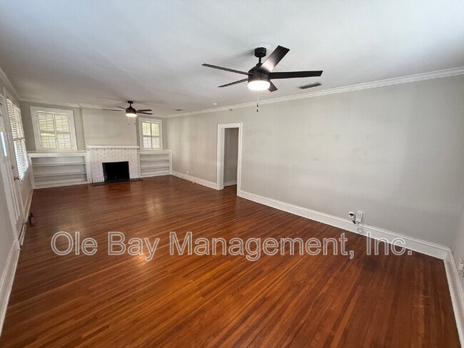 Building Photo - 110 Demouy Ave