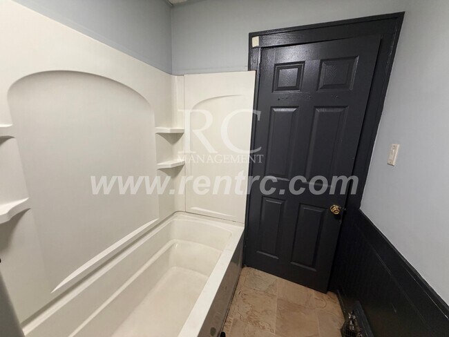 Building Photo - 136 Griffin-