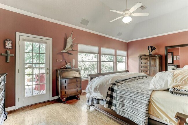 Building Photo - 1706 Country Squire Dr