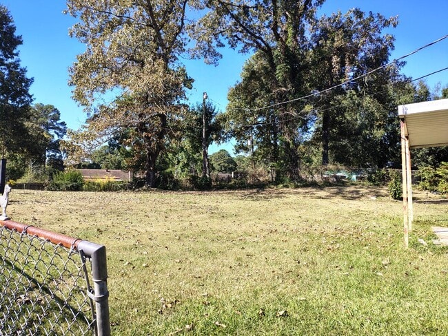 Building Photo - 126 Deerbrook