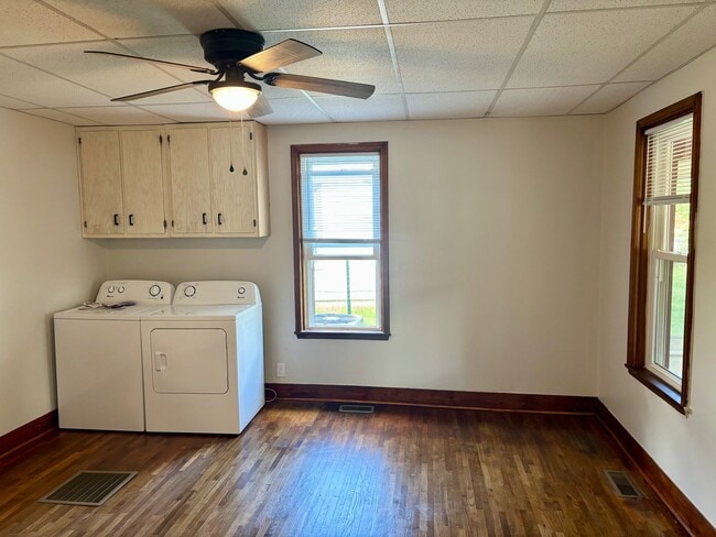 Building Photo - Check Out This 4-Bed/1-Bath House in Bluff...