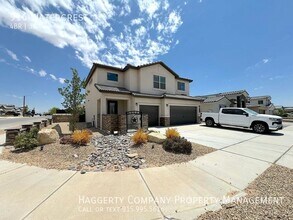 Building Photo - 916 Watercrest-