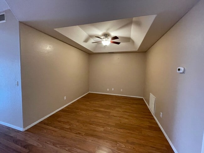 Building Photo - $1,550 2-3 Bedroom For Lease With Community Heated Pool & Spa in 85207!