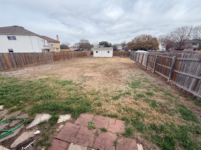 Building Photo - "Beautiful 4-Bed, 2-Bath Home in Emerald Valley – Lease for $1,725 (15 Months)