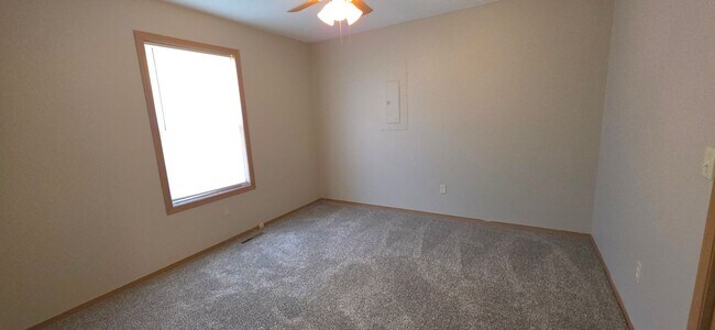 Building Photo - 3 Bedroom 2 Bath in Strafford on a corner lot for $1395!
