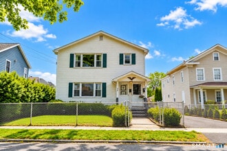 Building Photo - 326 Grovers Ave