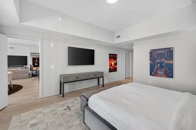 Building Photo - 525 N Fort Lauderdale Beach Blvd