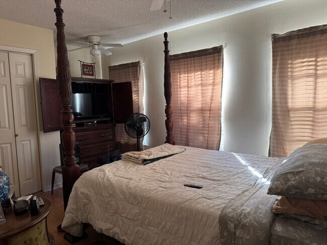 Building Photo - Welcome home to 10022 Windburn Trail!