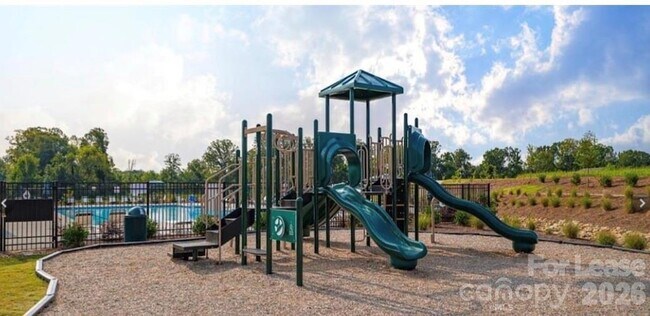 Building Photo - 1830 Vanderlyn St