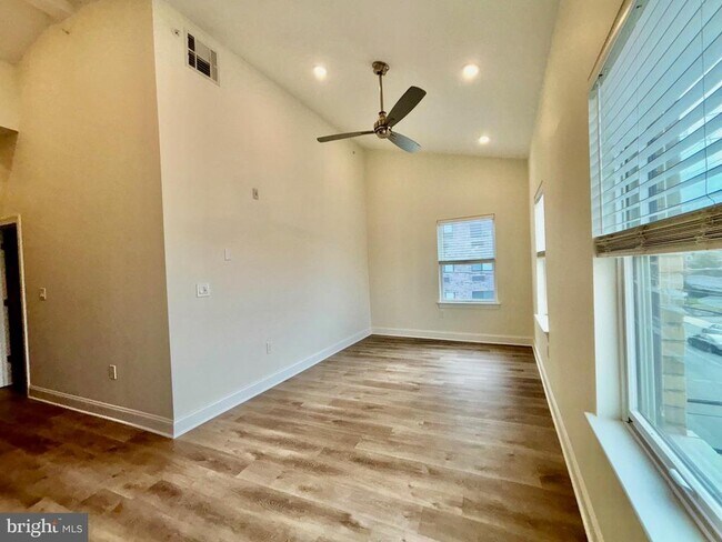 Primary Photo - 6601 Ridge Ave