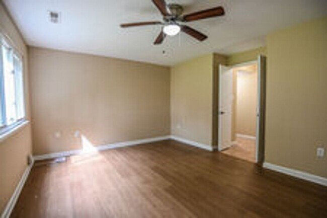 Building Photo - 2219 Fendall Ct