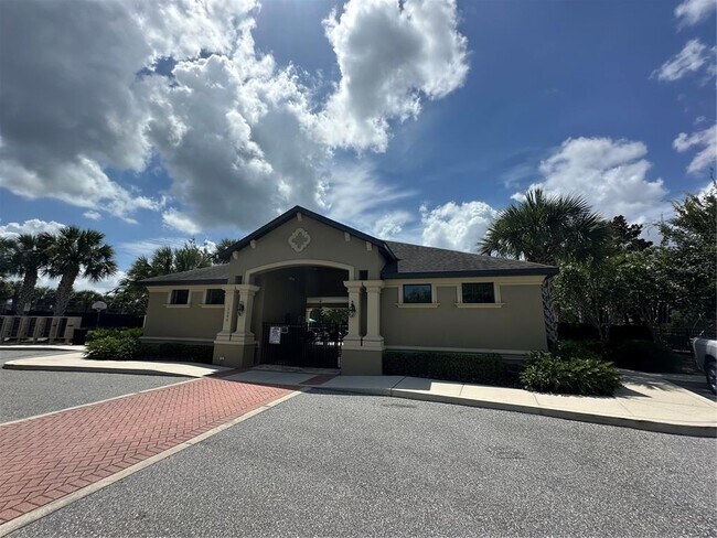 Building Photo - 7462 Fairgrove Ave