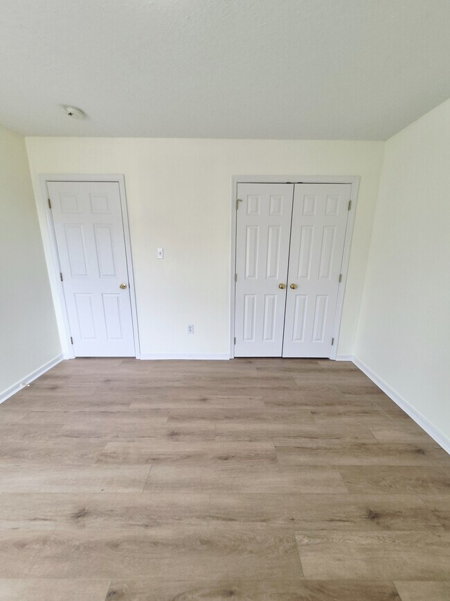 Building Photo - 7221 Oakmere Ct