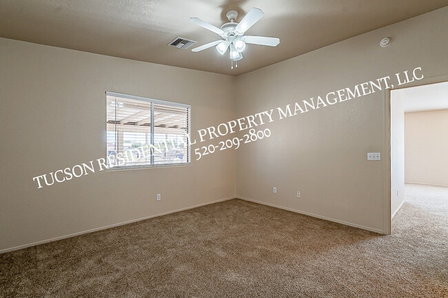 Building Photo - 5891 E Farmridge Dr