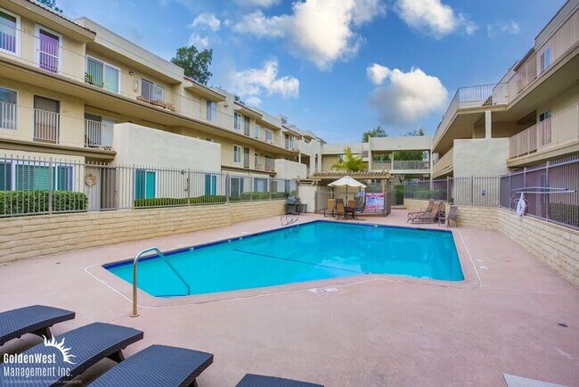 Building Photo - Upgraded 1Bdm 1Ba Condo in Beautiful Del Mar!