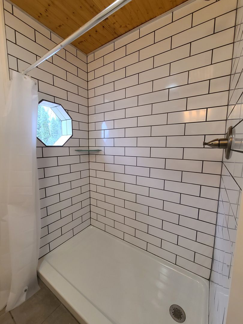 Building Photo - 5603 Interlochen Rd