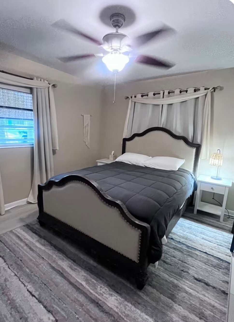 Building Photo - 310 15th Ave SW