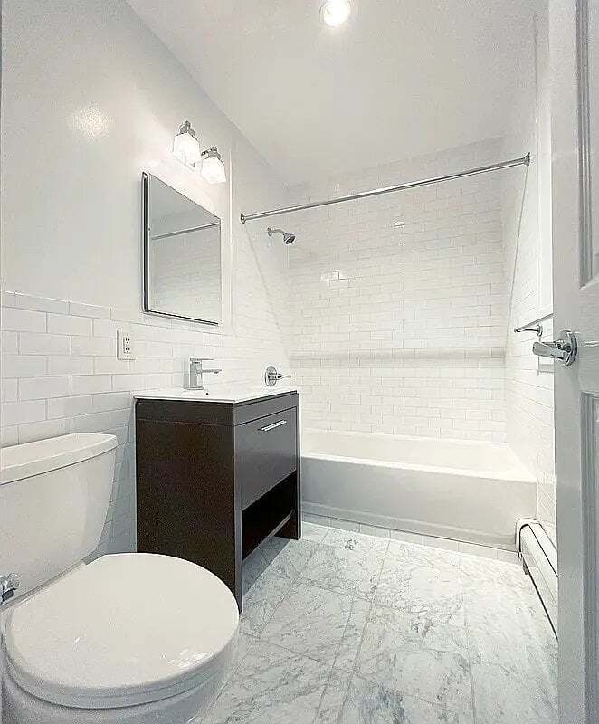 Building Photo - 448 W 19th St