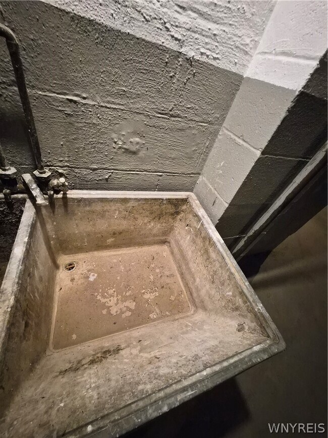 Building Photo - 210 Culpepper Rd