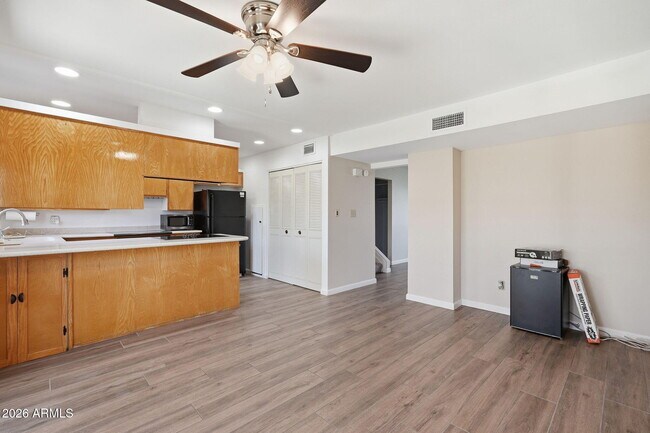 Building Photo - 3937 S Mill Ave