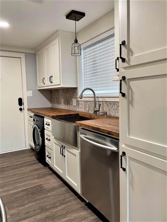 Building Photo - 903 N Valderas St