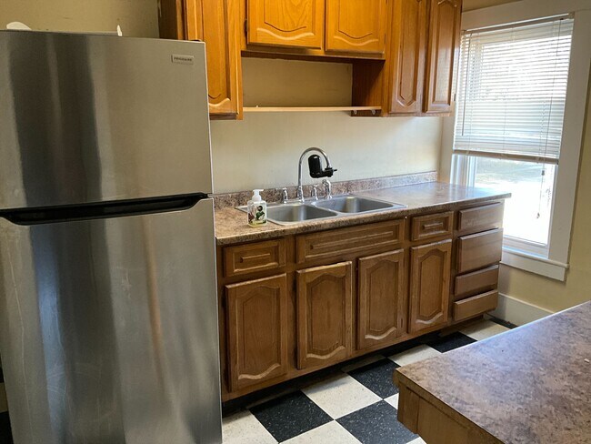 Building Photo - 190 Church St