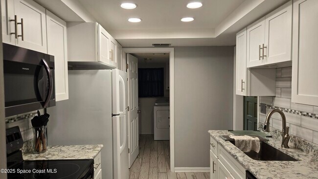 Building Photo - 2578 Demaret Dr