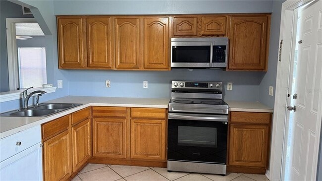 Building Photo - 404 Spike Ct