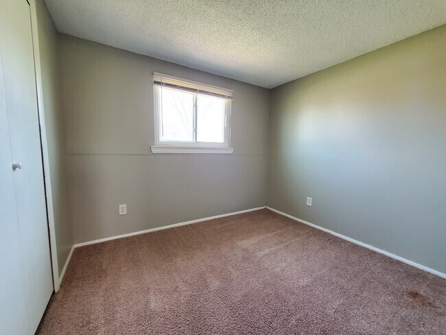 Building Photo - 3515 Meadow Valley St