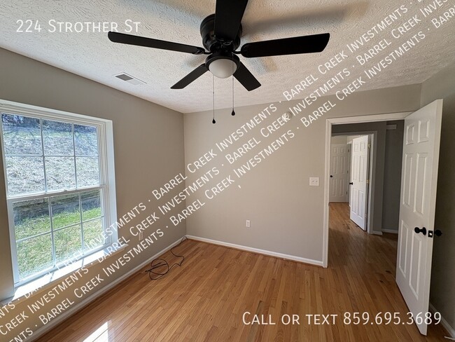 Building Photo - RENT TO OWN: 3-Bed 1-Bath House!