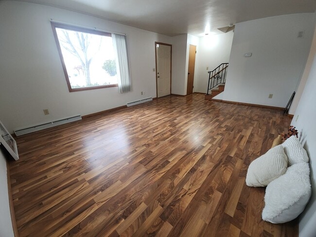 Building Photo - 631-633 E Longview Dr.