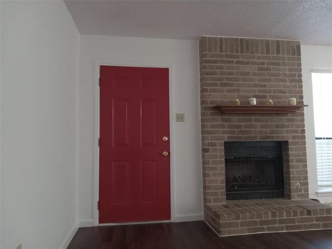 Building Photo - 12900 Hymeadow Dr